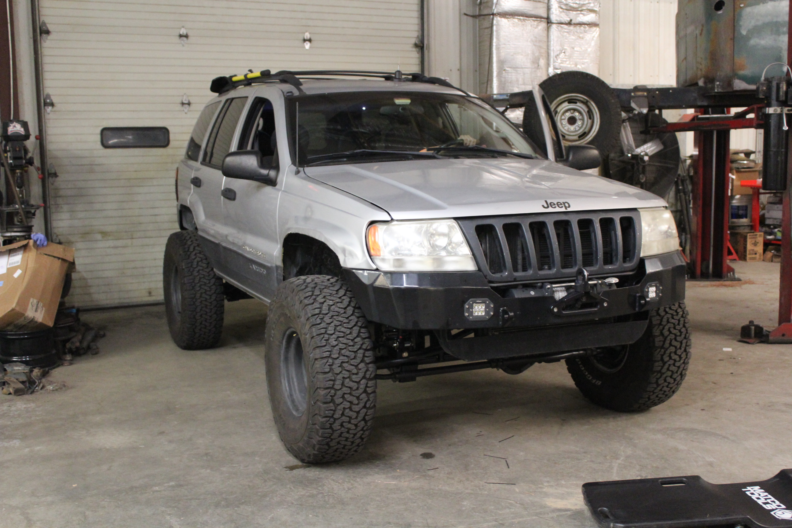 Military Mobility's 2002 Jeep Grand Cherokee build